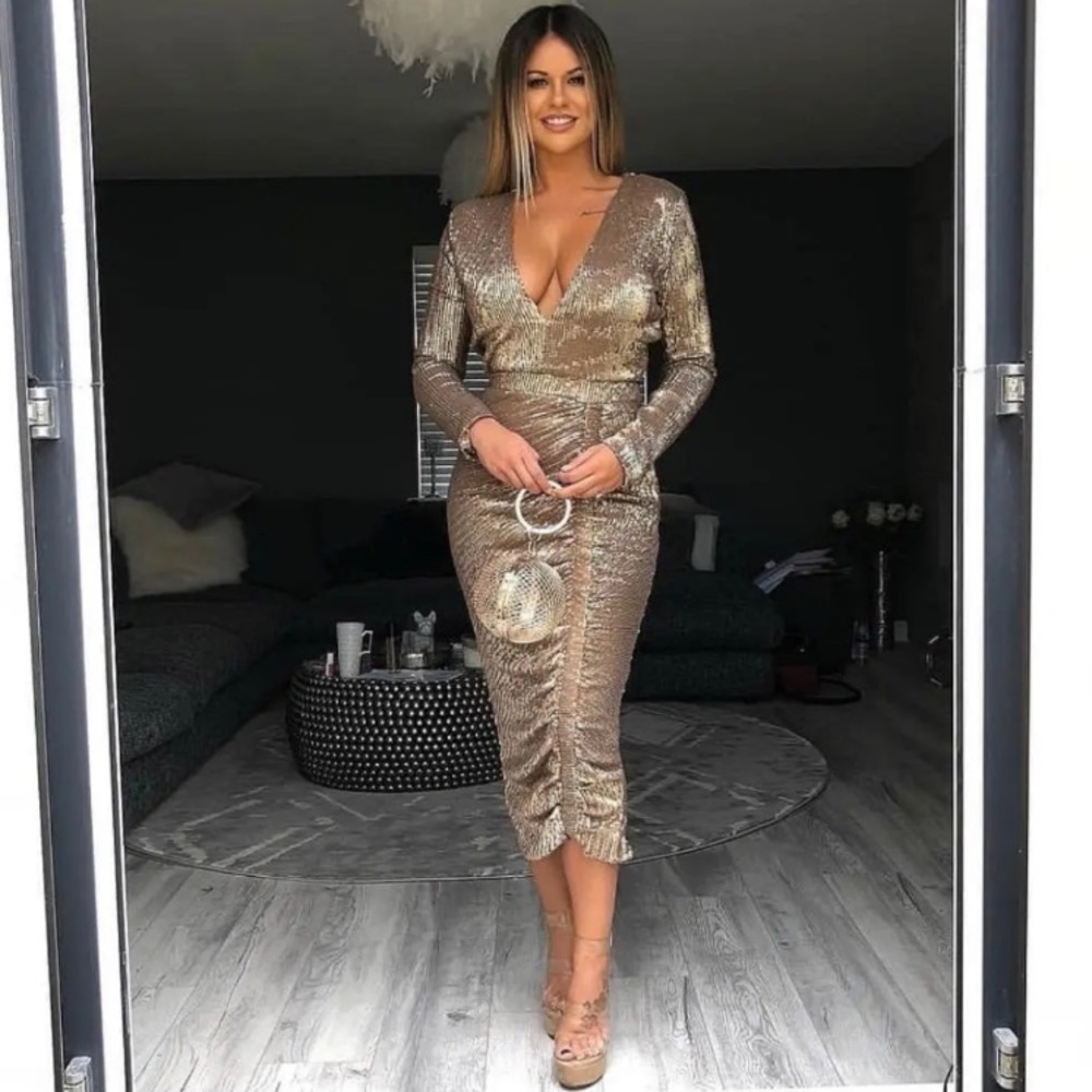 Stunning Lavish Alice Pleated Sequin Midi